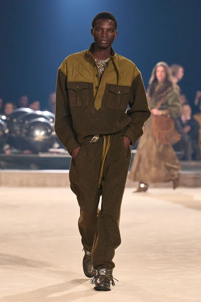 Look 13